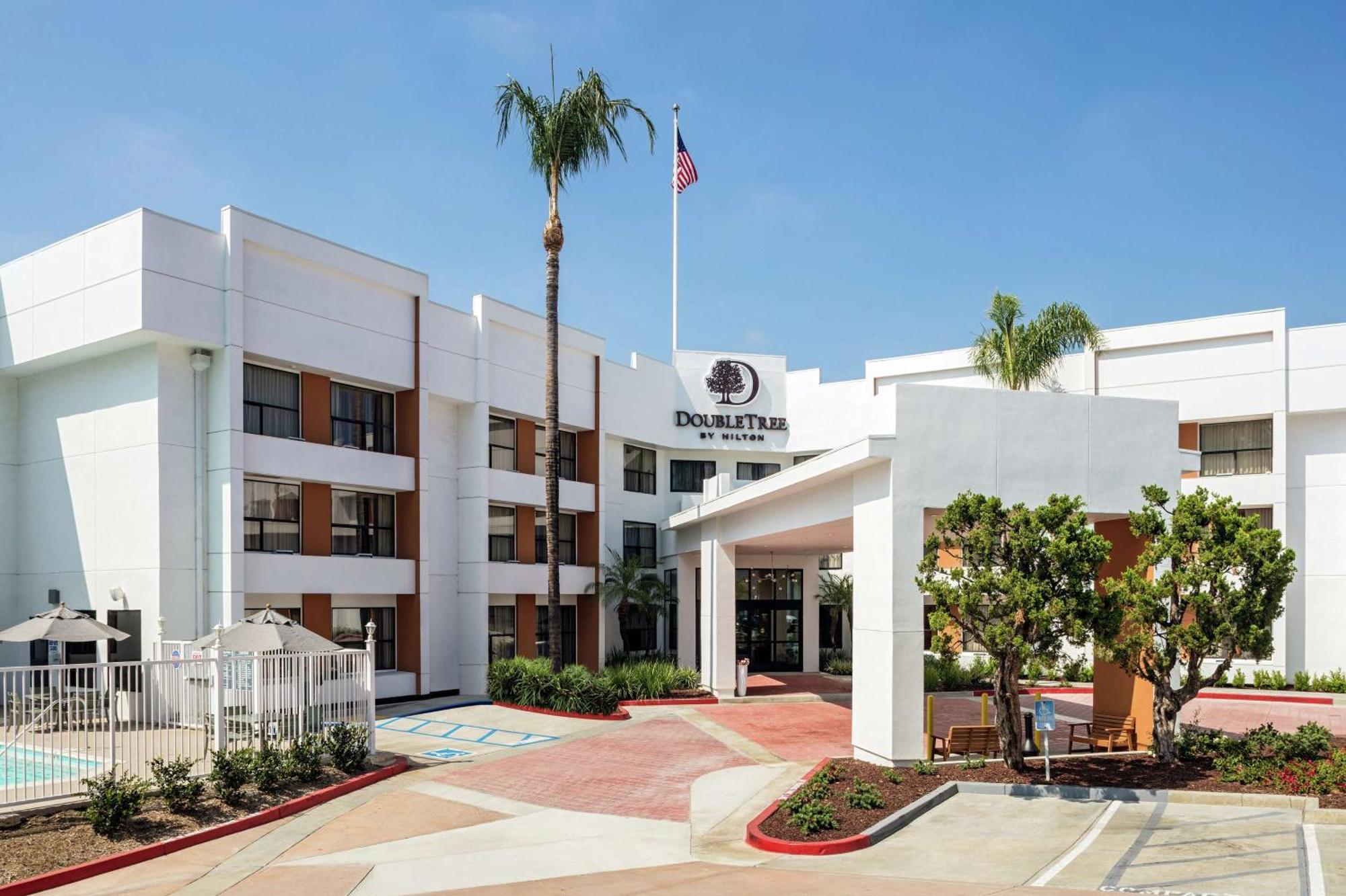 Hotel Doubletree By Hilton Pomona Exterior foto