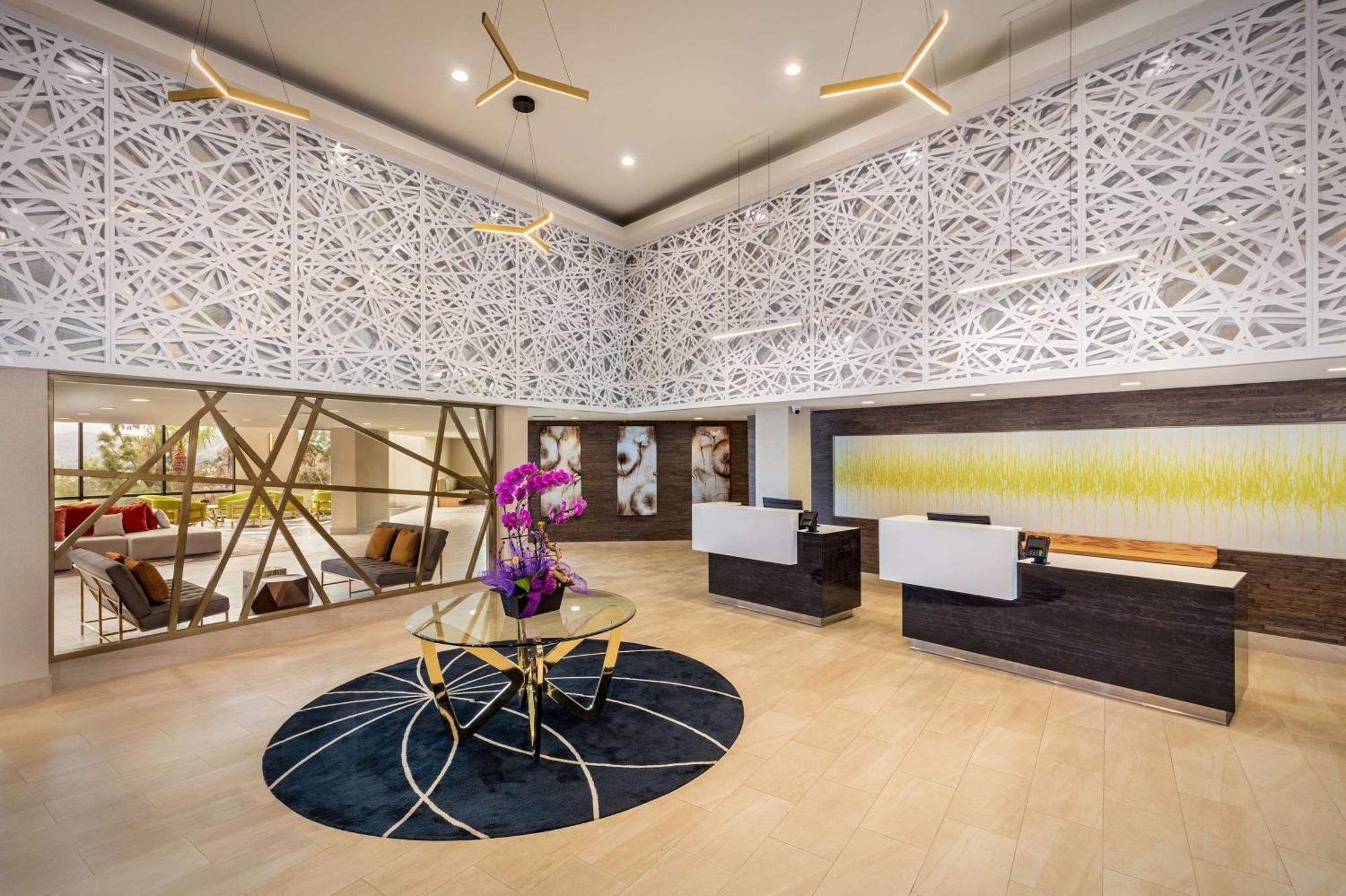 Hotel Doubletree By Hilton Pomona Exterior foto