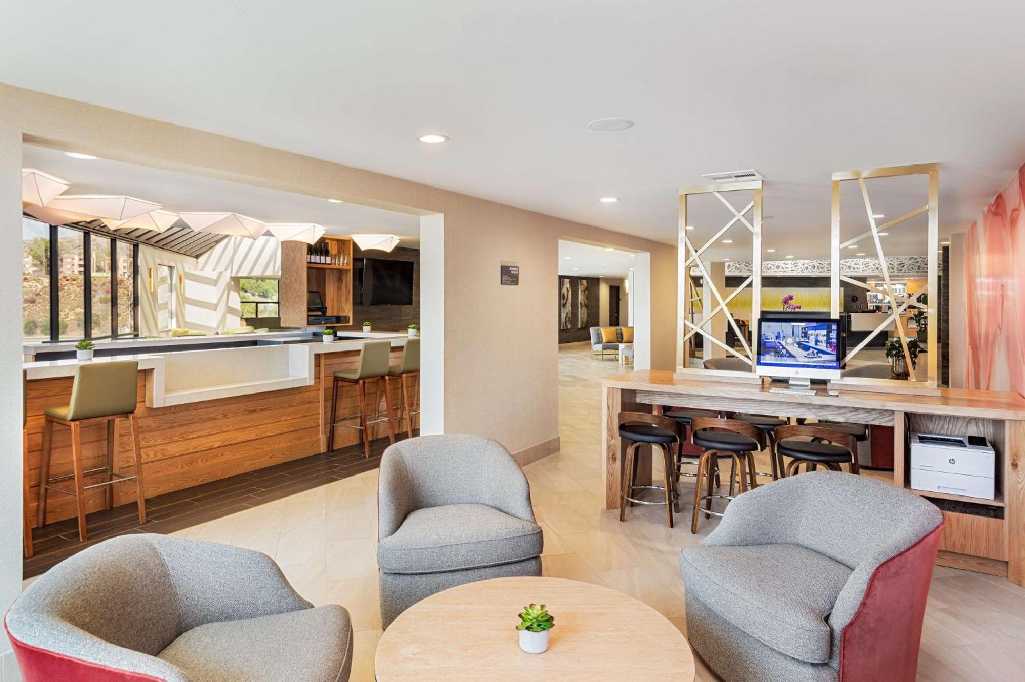 Hotel Doubletree By Hilton Pomona Exterior foto